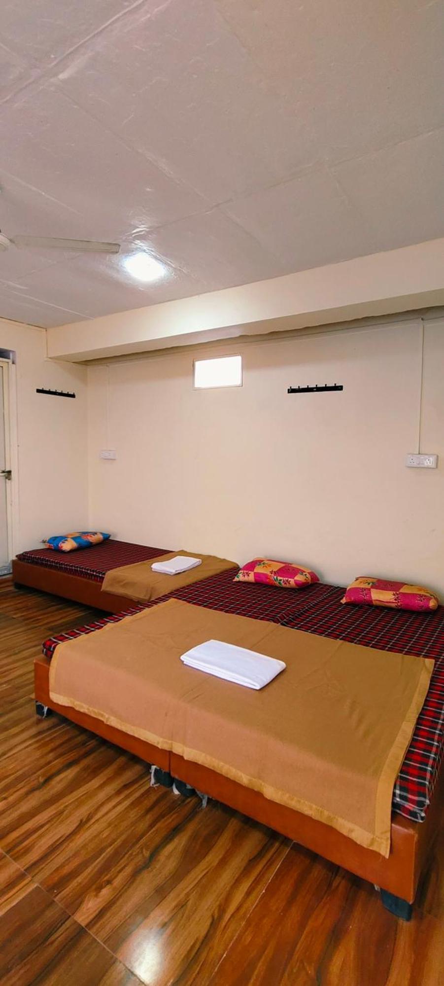 Shri Shiv Ganga Bhakt Niwas Hotel Ujjain Exterior photo