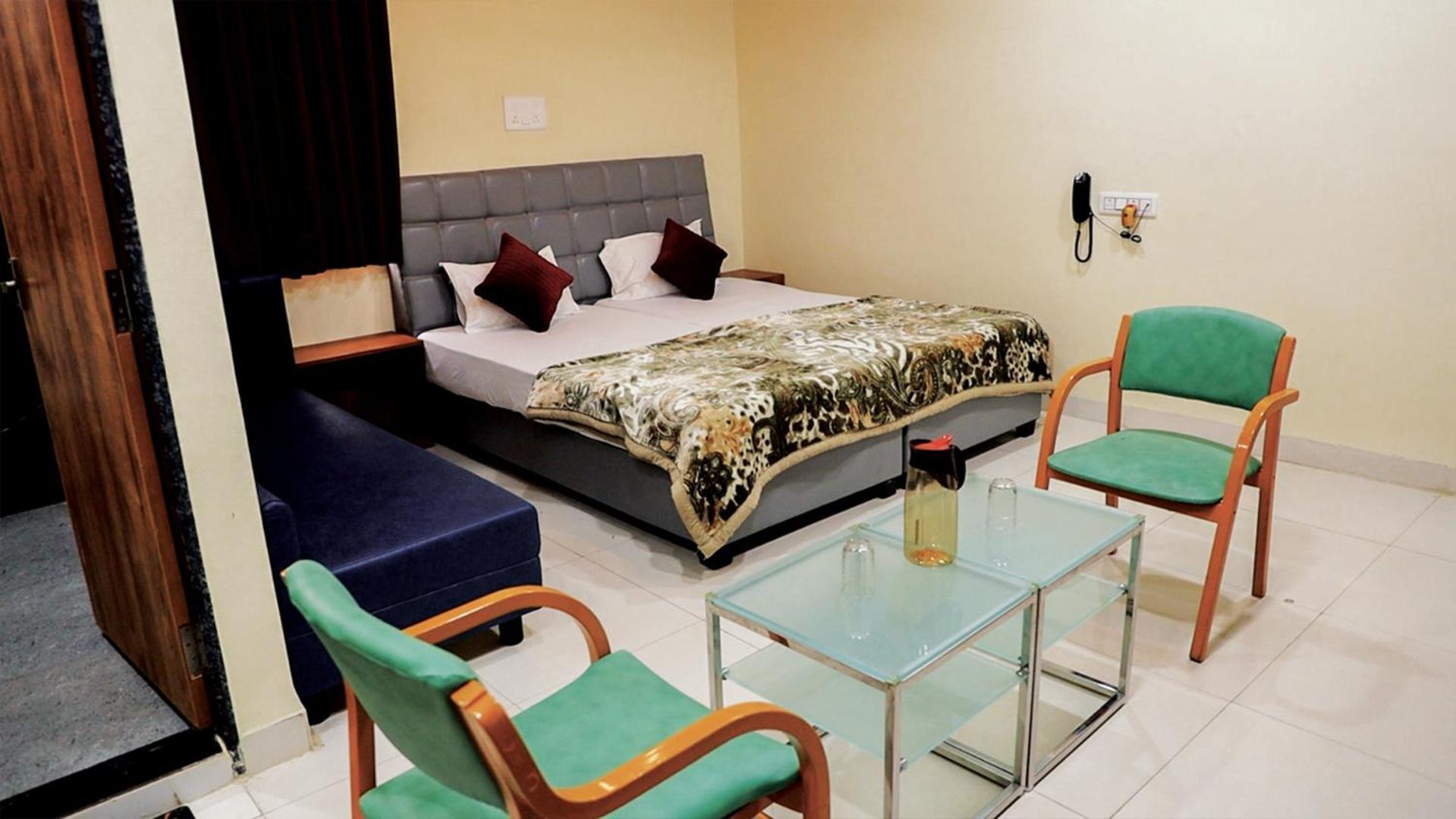 Shri Shiv Ganga Bhakt Niwas Hotel Ujjain Exterior photo