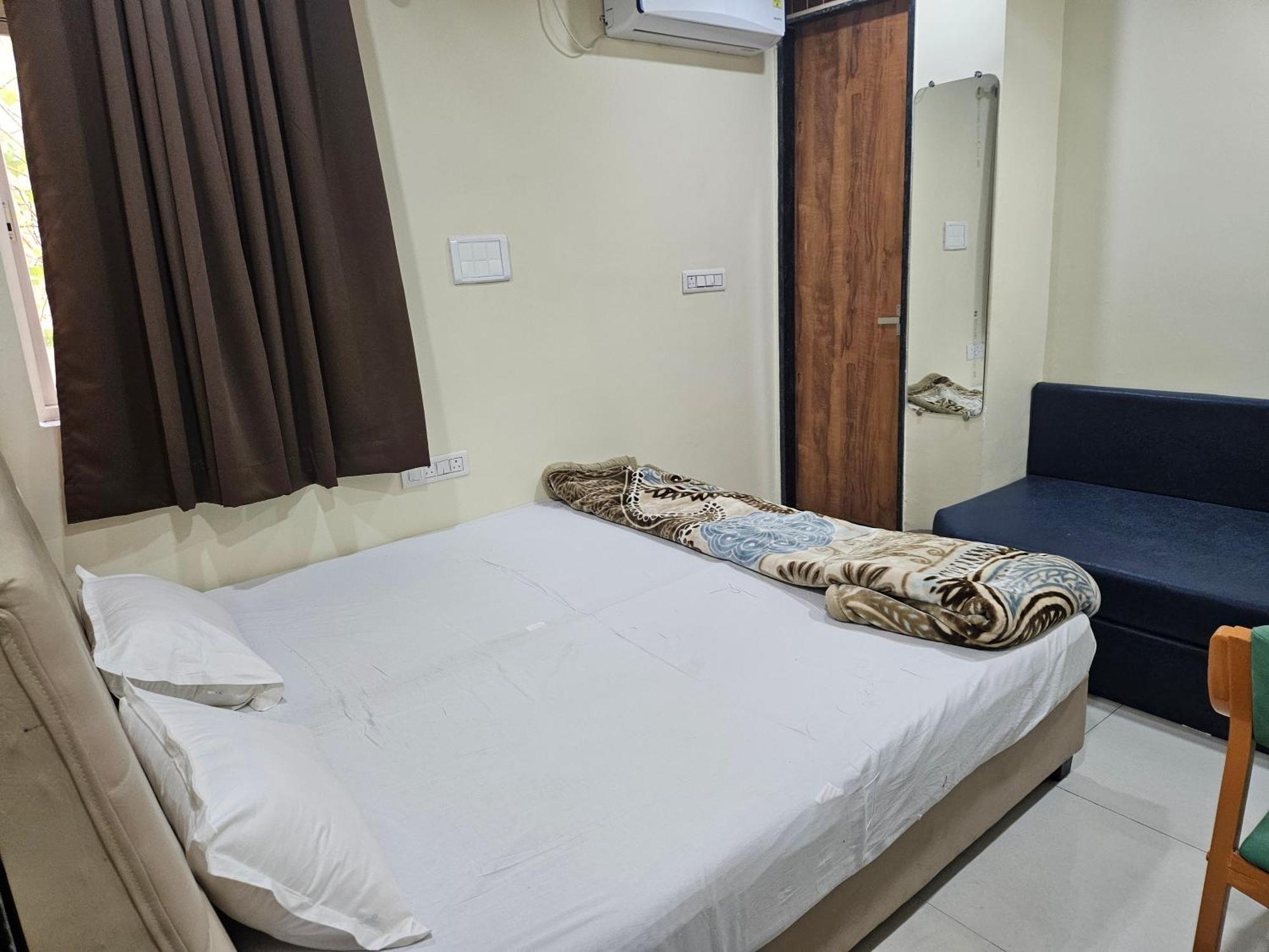 Shri Shiv Ganga Bhakt Niwas Hotel Ujjain Exterior photo