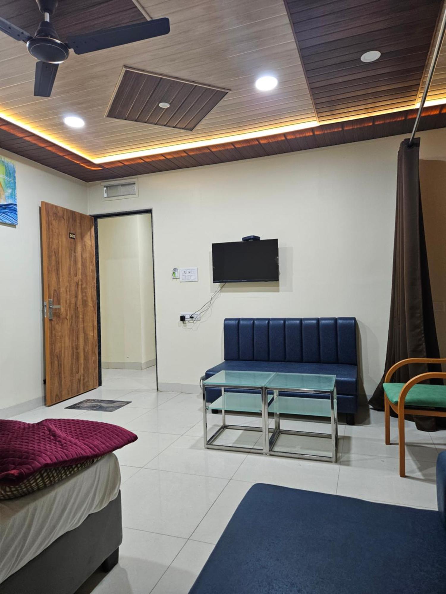 Shri Shiv Ganga Bhakt Niwas Hotel Ujjain Exterior photo