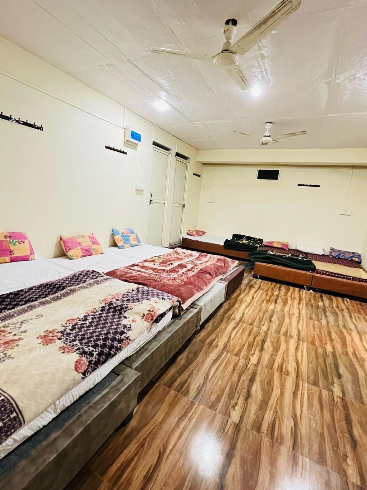 Shri Shiv Ganga Bhakt Niwas Hotel Ujjain Exterior photo