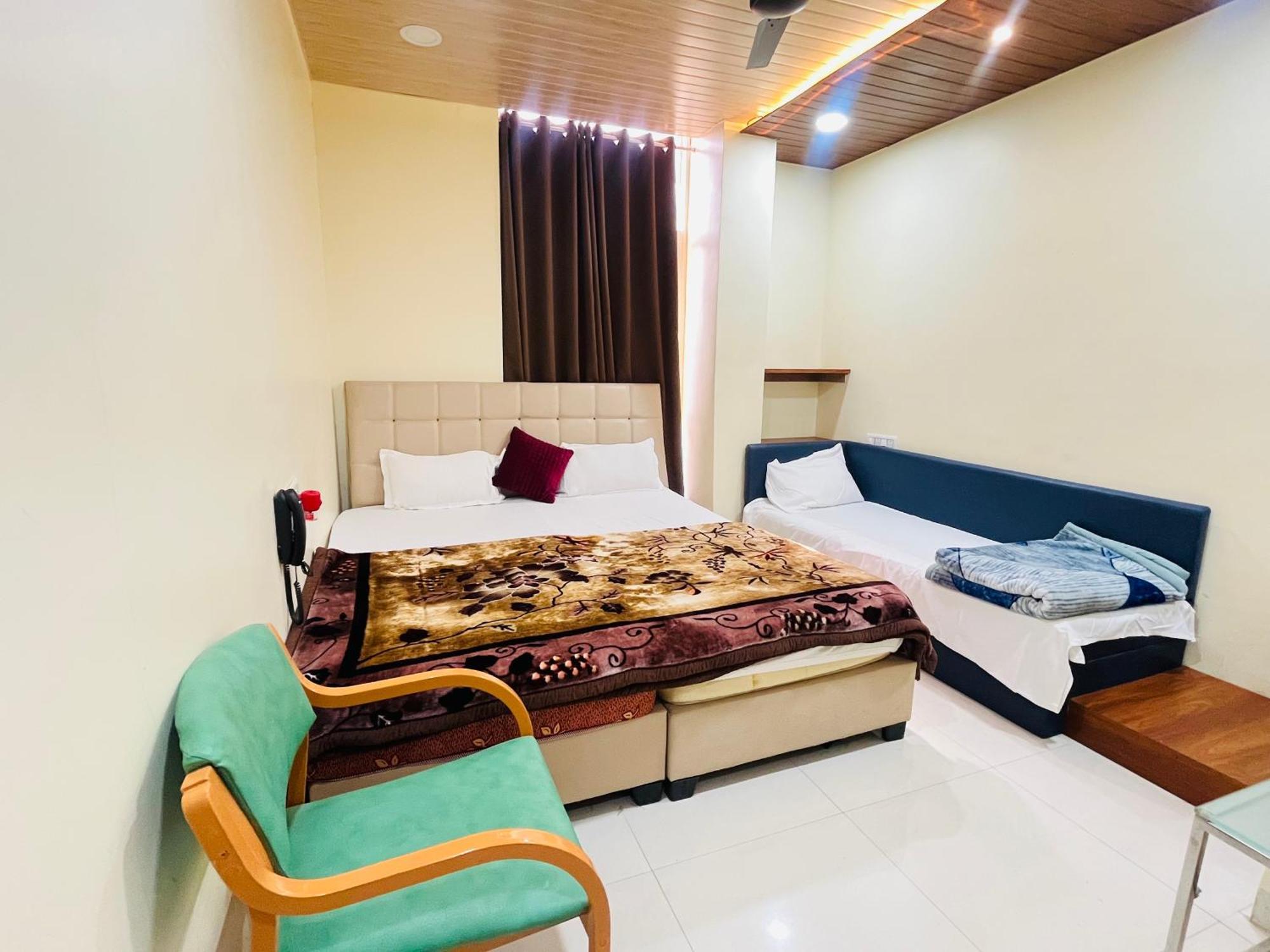Shri Shiv Ganga Bhakt Niwas Hotel Ujjain Exterior photo
